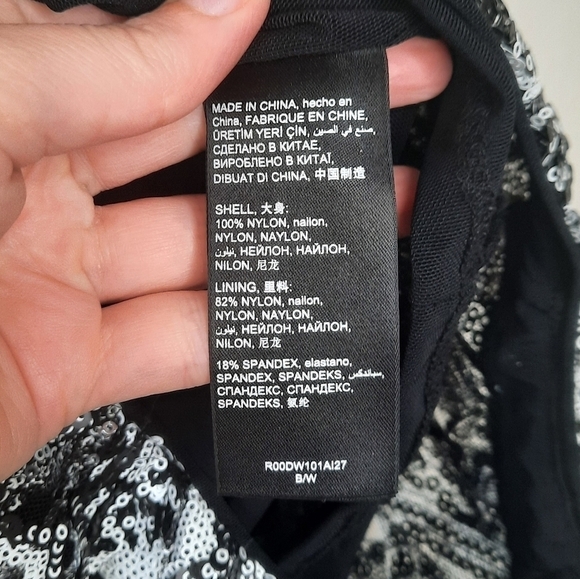 Bebe Sequined Embellished V-Neck Reputation Style Romper 10 - Picture 6 of 7